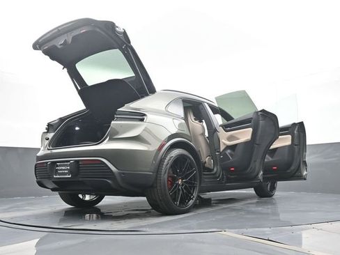 New 2025 Porsche Macan 4S Electric AWD/4WD image 28