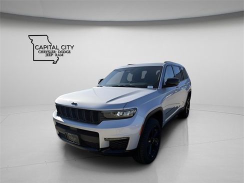 New 2025 Jeep Grand Cherokee L Limited image 4