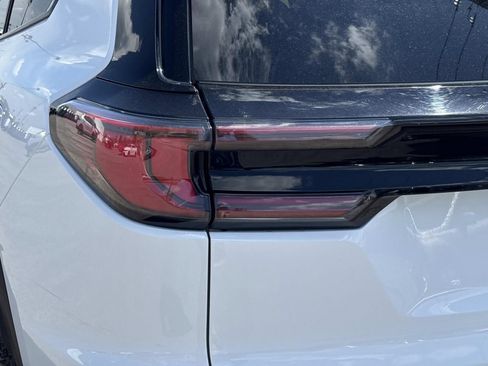Used 2025 GMC Acadia AT4 AWD/4WD image 10