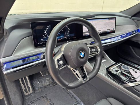 Used 2023 BMW 760i xDrive AWD/4WD image 15