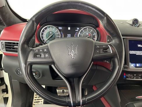 Used 2021 Maserati Levante GranSport image 20