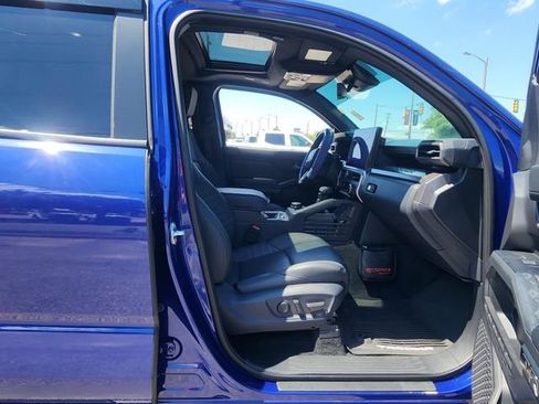 Used 2025 Toyota Tacoma TRD Off-Road w/ TRD Off Road Premium Package AWD/4WD image 12