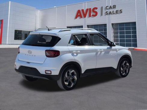 Used 2025 Hyundai Venue SEL FWD image 6
