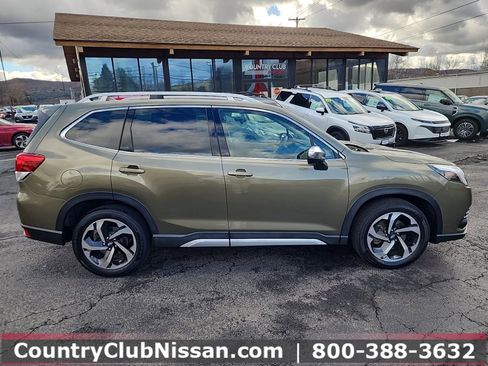 Used 2022 Subaru Forester Touring image 9