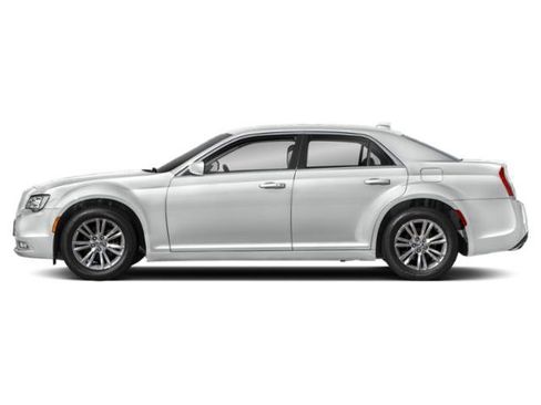 Certified 2021 Chrysler 300 Touring w/ Sport Appearance Package image 3