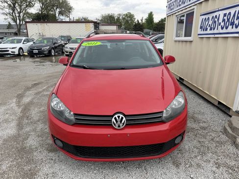 Used 2011 Volkswagen Jetta TDI FWD image 2
