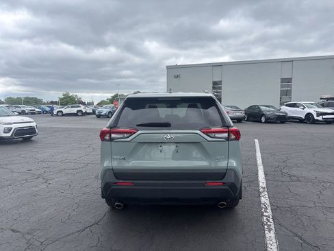 Used 2022 Toyota RAV4 XLE AWD/4WD image 6