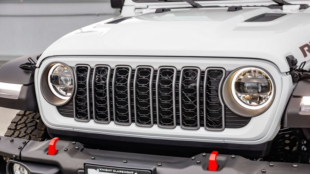 New 2026 Jeep Gladiator Rubicon w/ Steel Bumper Group AWD/4WD image 6