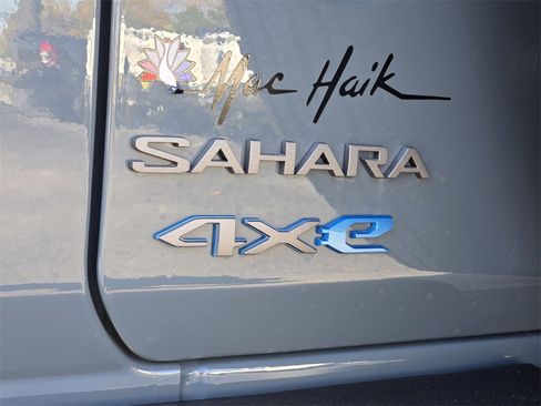 Used 2025 Jeep Wrangler Unlimited Sahara image 9