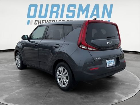 Used 2022 Kia Soul LX image 4