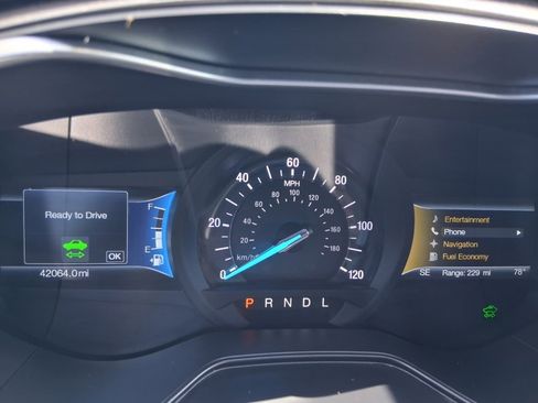 Used 2019 Ford Fusion SE FWD image 11