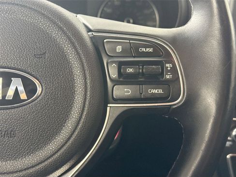 Used 2018 Kia Optima S image 17