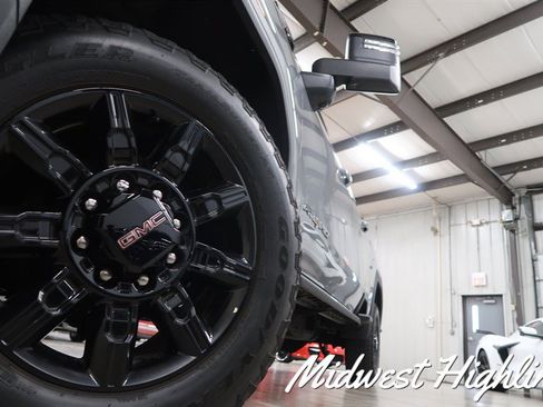 Used 2025 GMC Sierra 2500 AT4 w/ AT4 Premium Plus Package AWD/4WD image 3