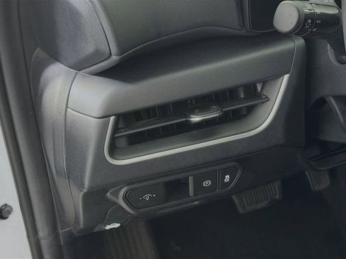 Used 2025 Kia K4 FWD image 12
