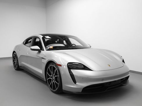 Certified 2023 Porsche Taycan image 10