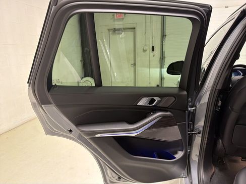 Used 2024 BMW X5 xDrive40i w/ M Sport Package AWD/4WD image 30
