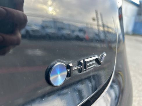 Used 2025 Toyota Prius AWD image 31