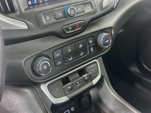 Used 2022 GMC Terrain SLE FWD image 23