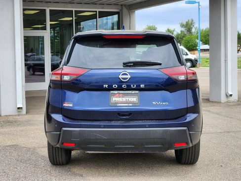 Used 2024 Nissan Rogue SV AWD/4WD image 12