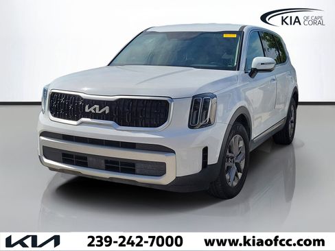 Used 2024 Kia Telluride LX image 3