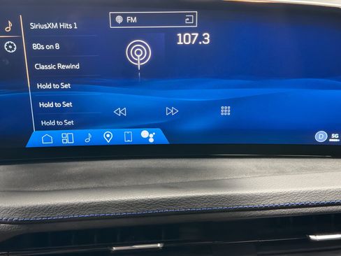 Used 2025 Cadillac XT4 Sport w/ LPO, Onyx Lite Package FWD image 29