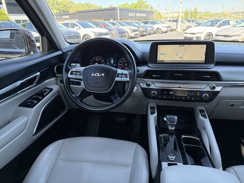 Used 2022 Kia Telluride S FWD image 20
