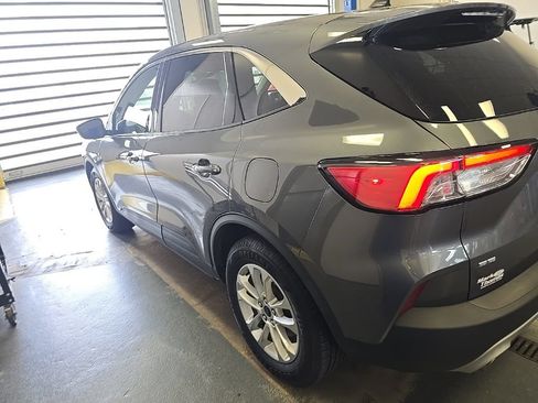 Used 2021 Ford Escape SE w/ Convenience Package FWD image 4