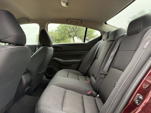 Used 2025 Nissan Altima 2.5 SV FWD image 25