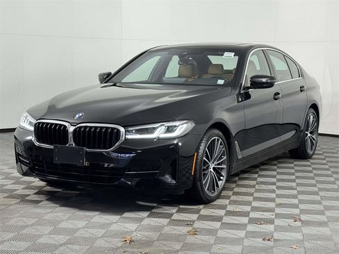 Used 2023 BMW 530i xDrive w/ Premium Package image 7