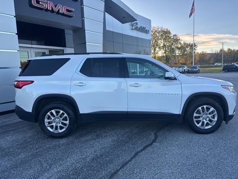 Used 2020 Chevrolet Traverse LT image 8