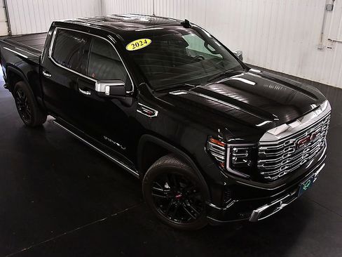 Used 2024 GMC Sierra 1500 Denali w/ Denali Reserve Package AWD/4WD image 17