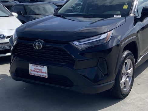 Certified 2025 Toyota RAV4 XLE FWD image 7