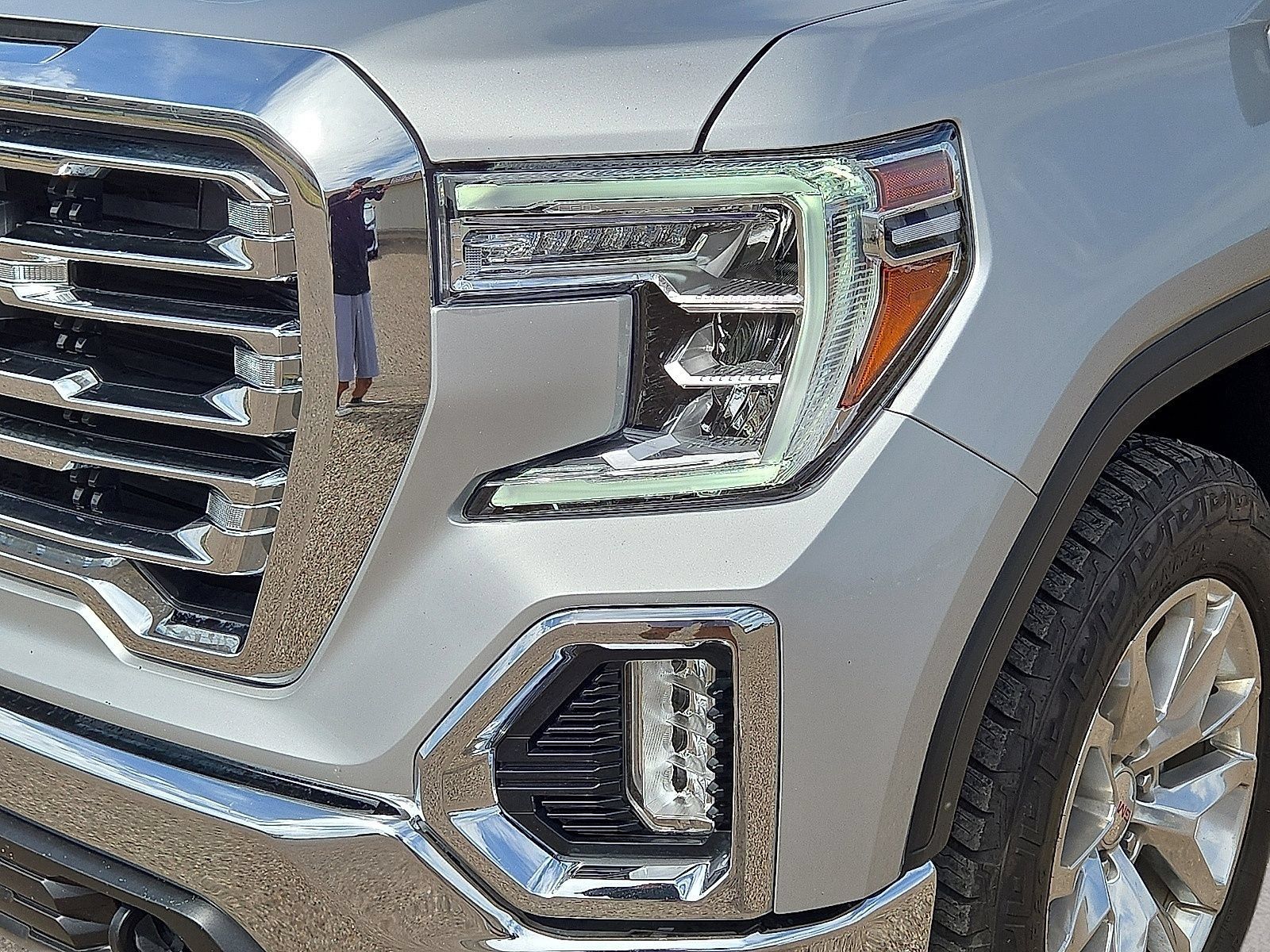 Used 2021 GMC Sierra 1500 SLT AWD/4WD image 9