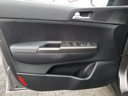 Used 2017 Kia Sportage LX image 15