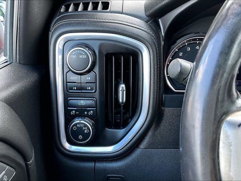 Used 2021 Chevrolet Silverado 1500 LT AWD/4WD image 16