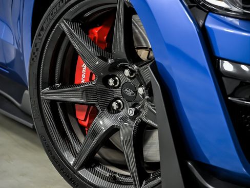 Used 2021 Ford Mustang Shelby GT500 w/ Carbon Fiber Track Pack RWD image 3