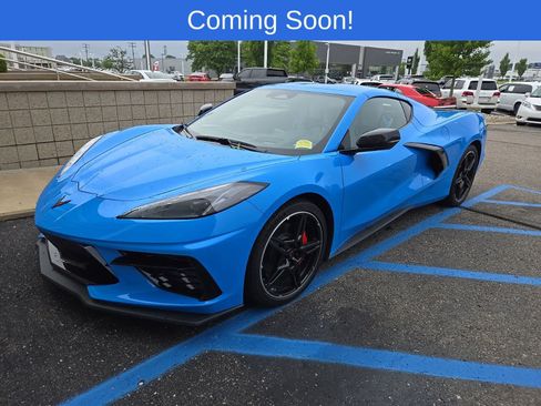 Used 2025 Chevrolet Corvette Stingray Preferred Cpe w/ 2LT RWD image 2