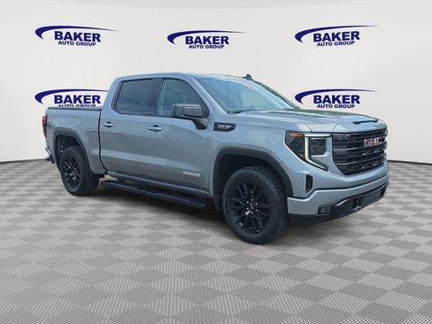 Used 2023 GMC Sierra 1500 Elevation AWD/4WD image 3
