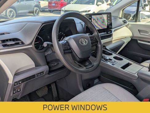 Used 2024 Toyota Sienna LE image 14