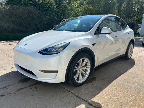 Used 2021 Tesla Model Y Long Range AWD/4WD image 4