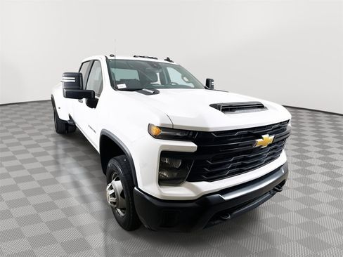 Used 2024 Chevrolet Silverado 3500 W/T image 16