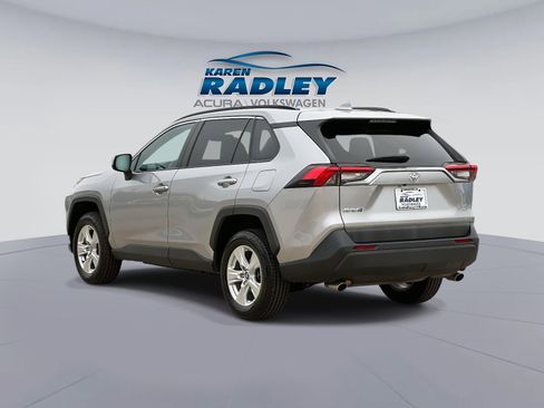 Used 2020 Toyota RAV4 XLE image 4