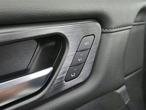 Certified 2025 Nissan Armada SL w/ Captain's Chari Seat Package AWD/4WD image 13