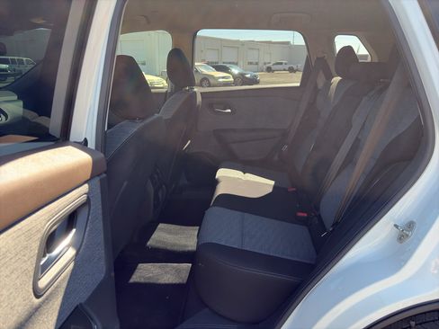 Used 2023 Nissan Rogue SV AWD/4WD image 16
