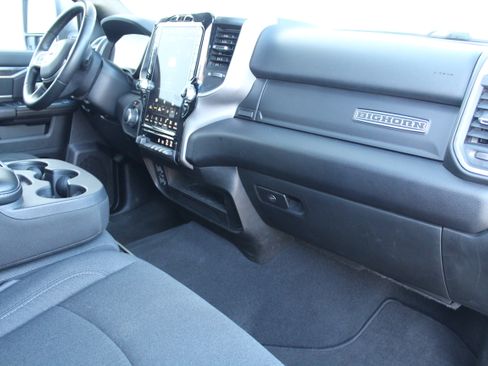 Used 2024 RAM 2500 Big Horn w/ Sport Appearance Package image 15