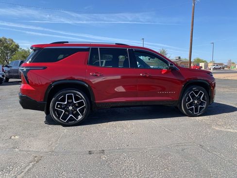 Used 2025 Chevrolet Traverse High Country w/ LPO, Floor Liner Package AWD/4WD image 5