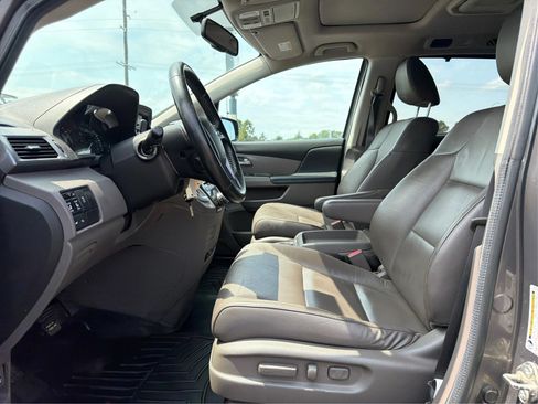 Used 2013 Honda Odyssey Touring Elite image 9