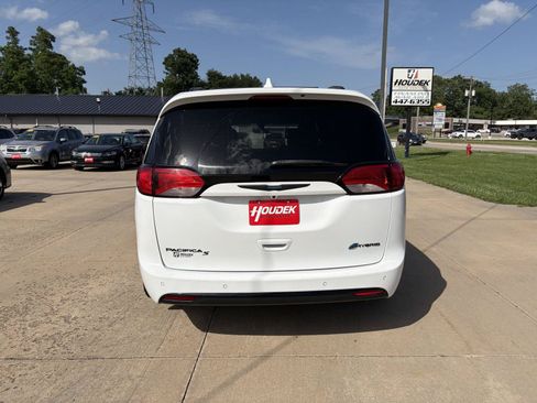 Used 2019 Chrysler Pacifica Touring-L w/ S Appearance Package FWD image 7