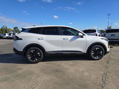 New 2026 Kia Sportage LX image 9