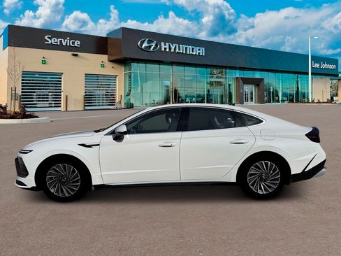 New 2026 Hyundai Sonata SEL FWD image 3